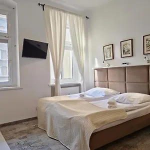Velvet 3* Poznań